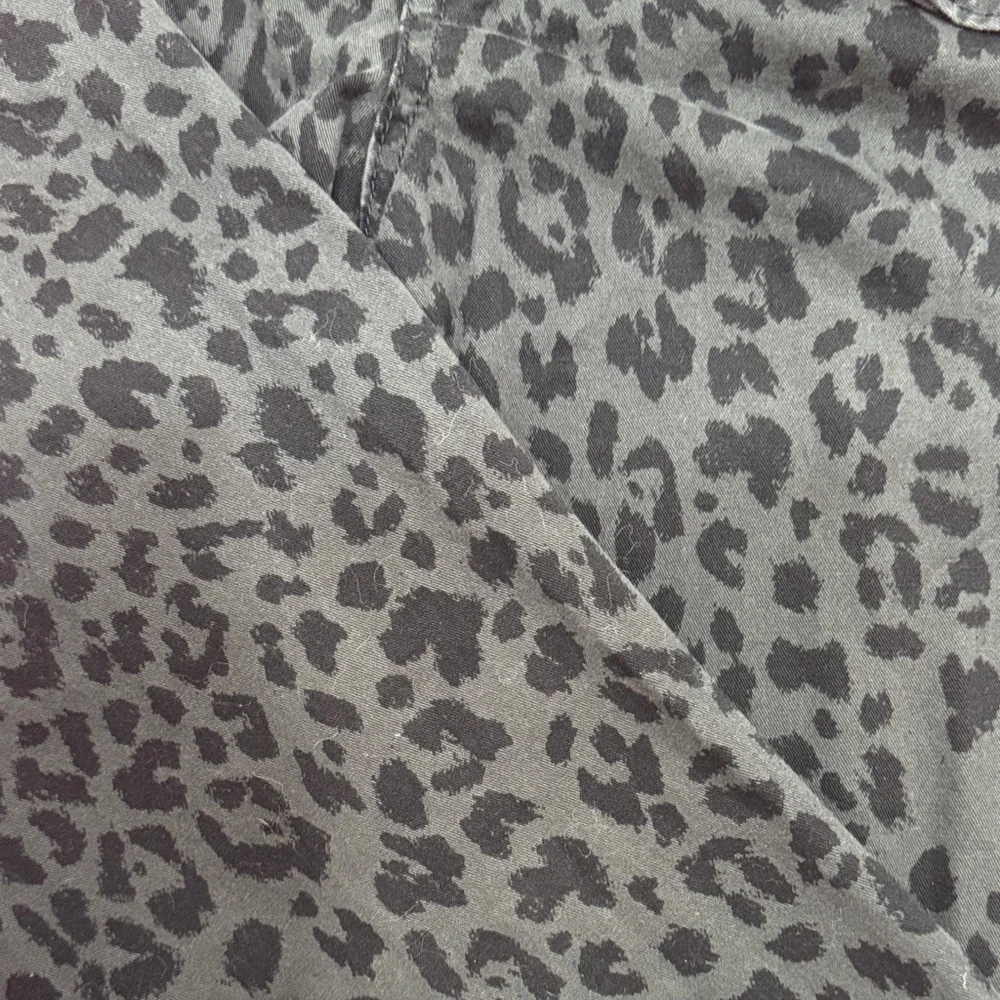 Bandolino Dark Green/Black Animal Print Straight Leg Jeans - Picture 5 of 6